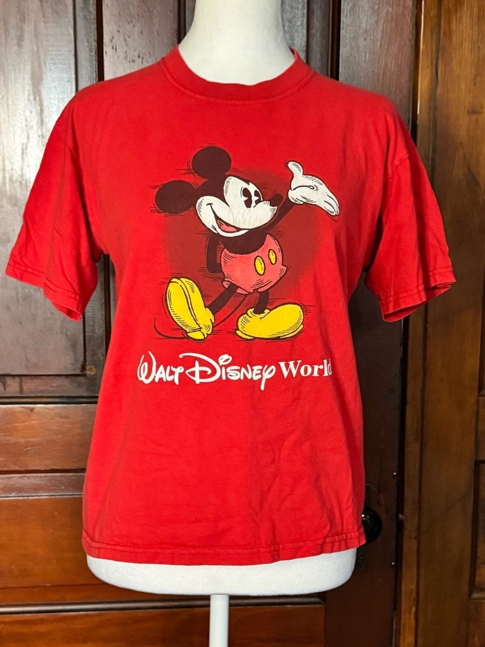 Kids Large Walt Disney World Mickey T-Shirt Red with emblem
